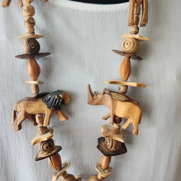 WOODEN ANIMAL Necklace Vintage - Picture 3 of 7